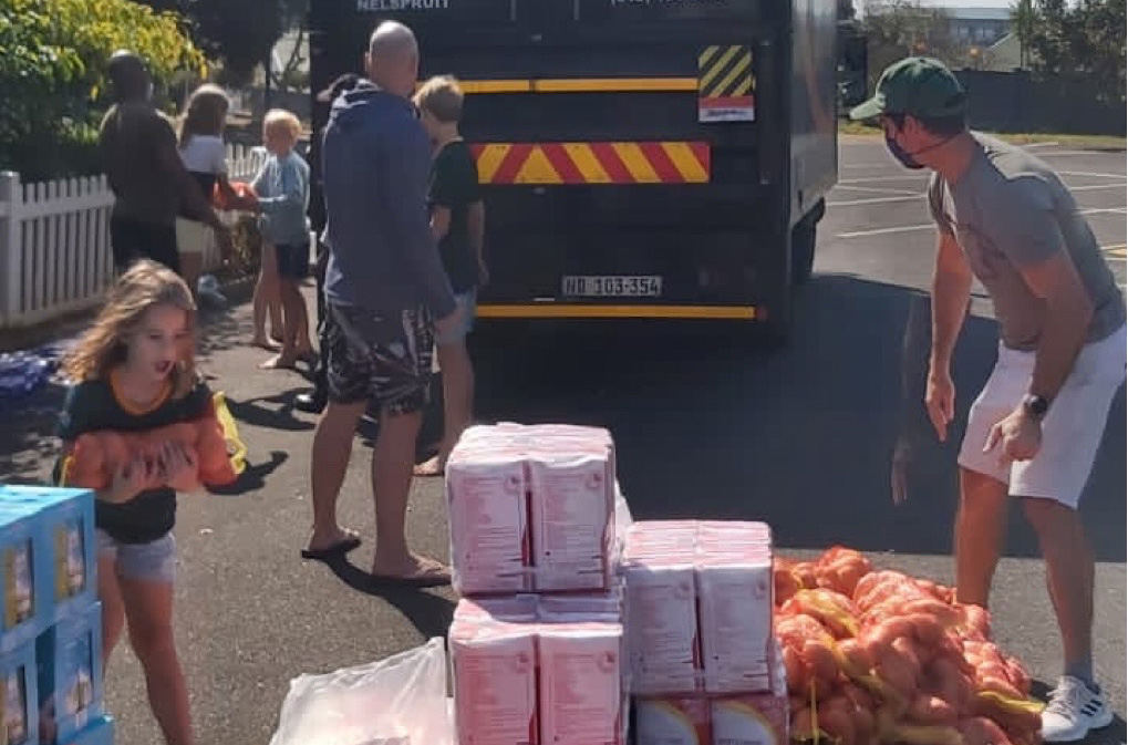 Siyakolisi_Food_Drive3